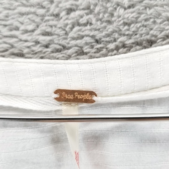 Free People Blouse Womens L White Puff Sleeve Button Front Crop Boho Ruffle Hem - Picture 3 of 10